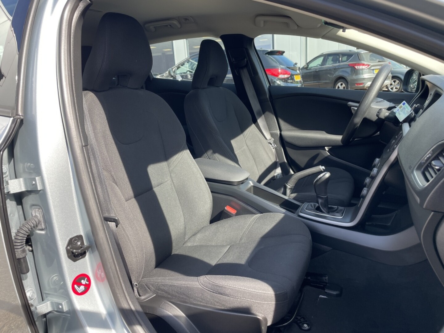 Volvo-V40-10