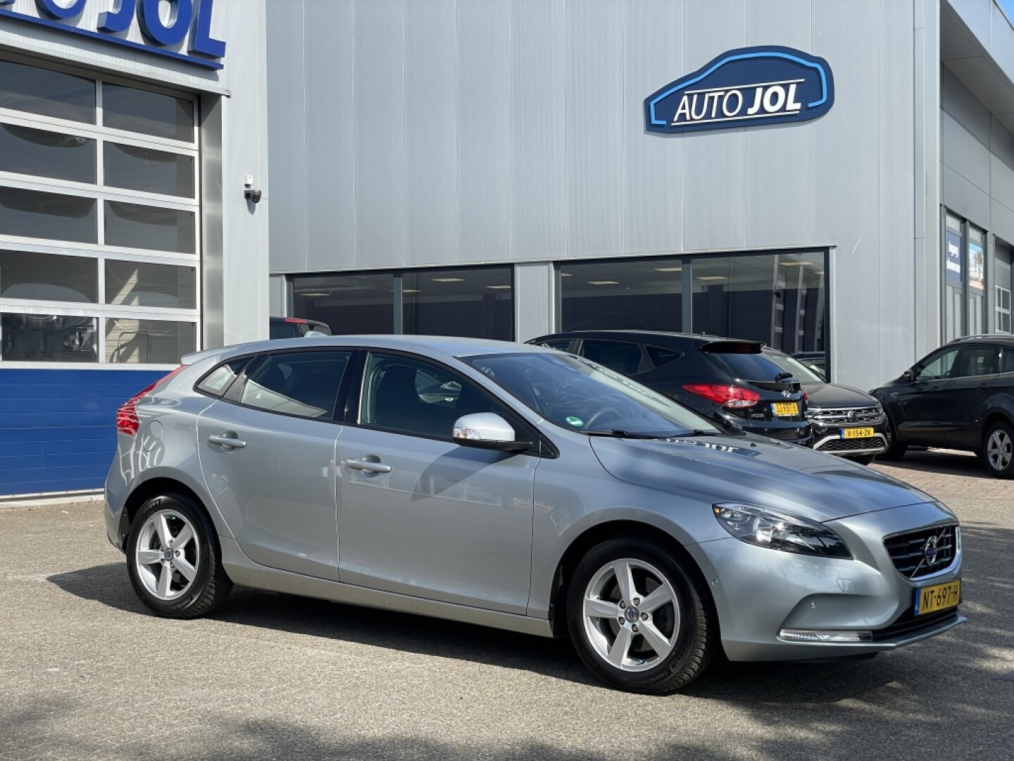 Volvo-V40-14